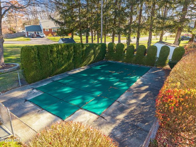 23 Continental Road, Rotterdam, NY 12306