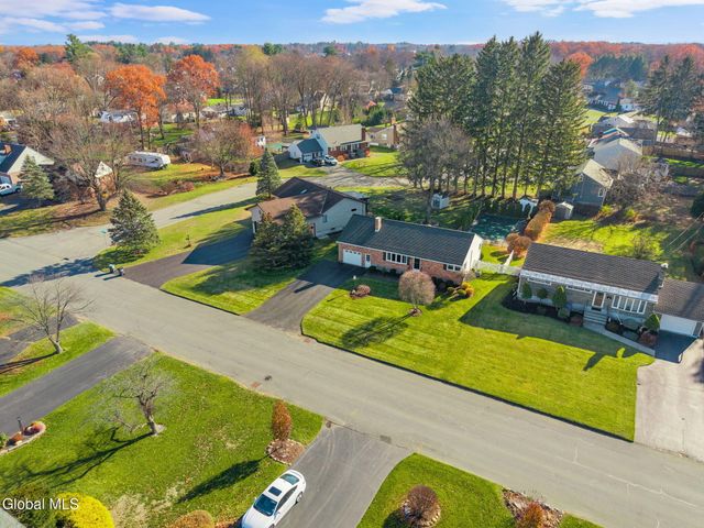 23 Continental Road, Rotterdam, NY 12306