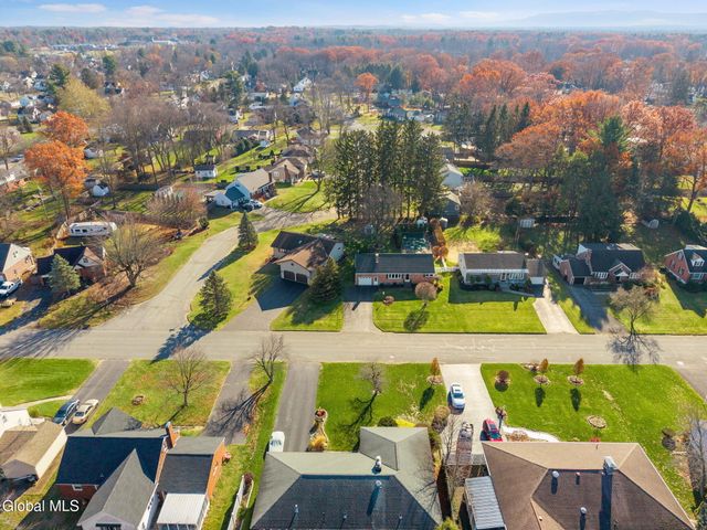 23 Continental Road, Rotterdam, NY 12306