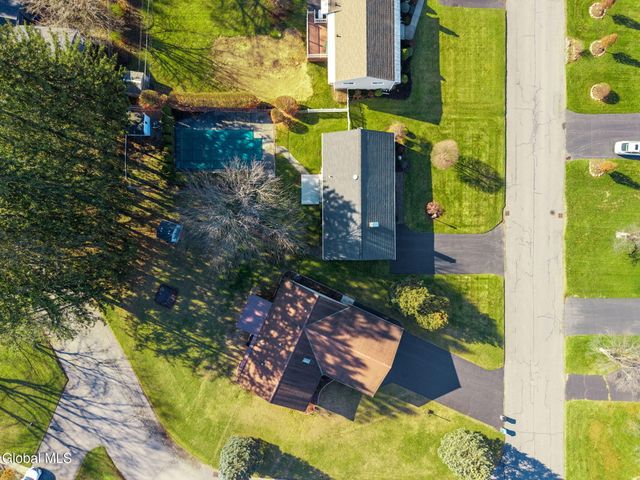 23 Continental Road, Rotterdam, NY 12306