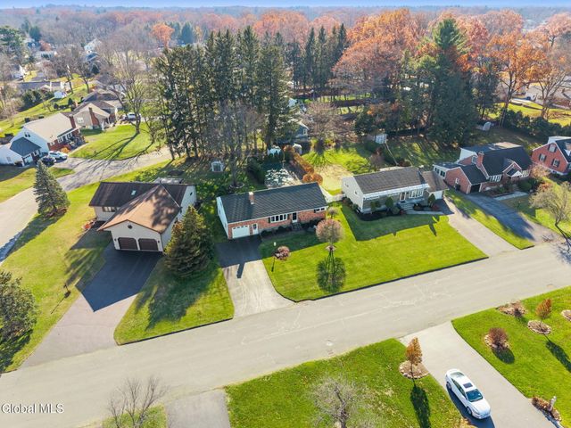 23 Continental Road, Rotterdam, NY 12306