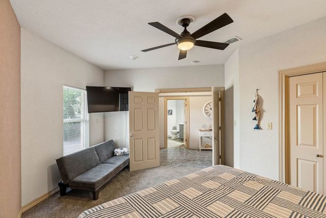 204 Lands End St, Rockport, TX 78382