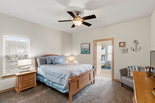 204 Lands End St, Rockport, TX 78382