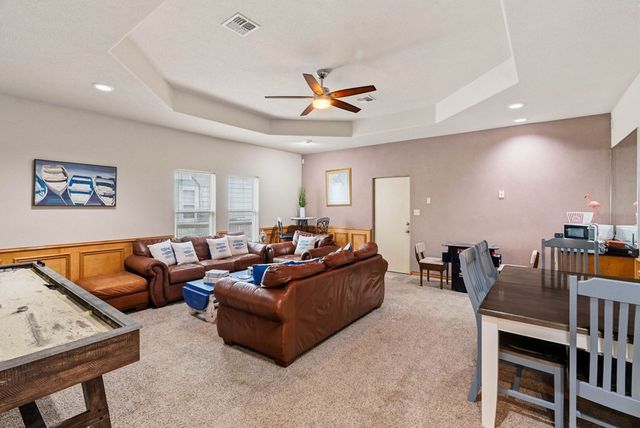 204 Lands End St, Rockport, TX 78382