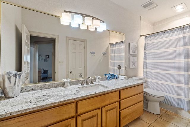 204 Lands End St, Rockport, TX 78382