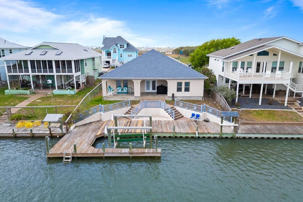 204 Lands End St, Rockport, TX 78382