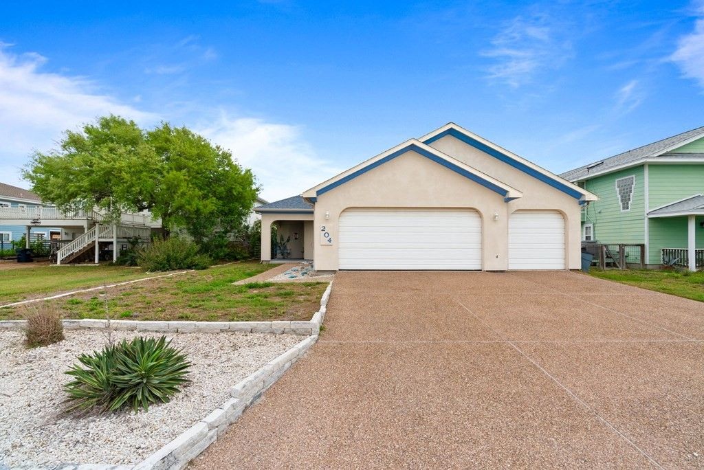 204 Lands End St, Rockport, TX 78382 — photo 3