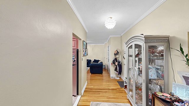 915 E 17th St Apt 117, New York City, NY 11230