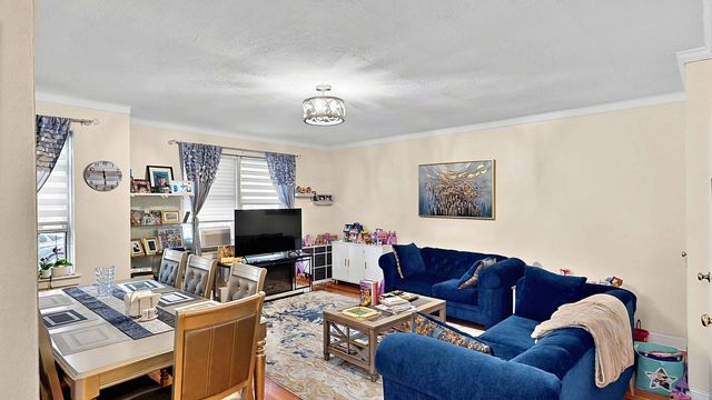 915 E 17th St Apt 117, New York City, NY 11230