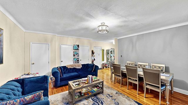 915 E 17th St Apt 117, New York City, NY 11230