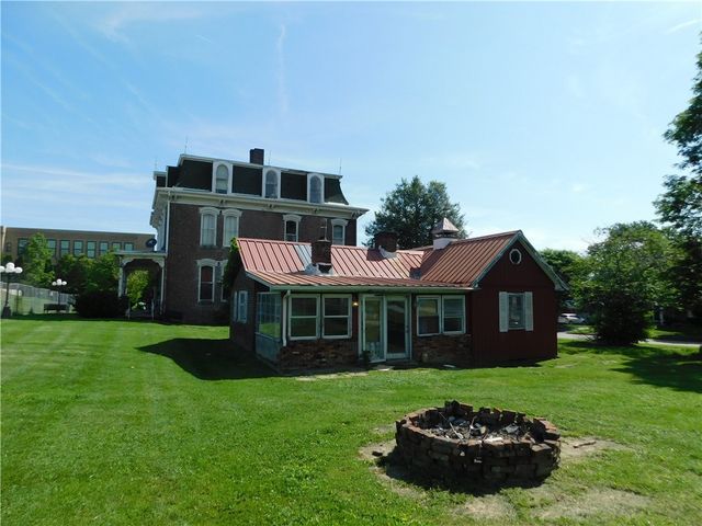 367 Morgantown Street, Uniontown, PA 15401