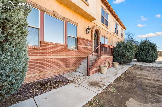 231 W Riverwalk Drive, Pueblo, CO 81003