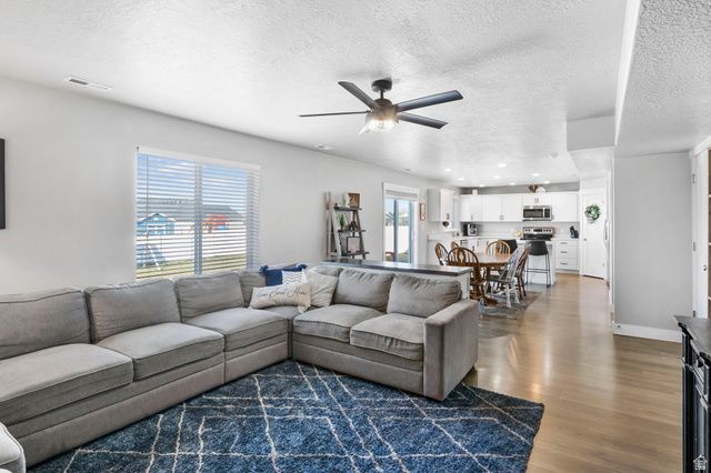 27 N 1275 W, Springville, UT 84663