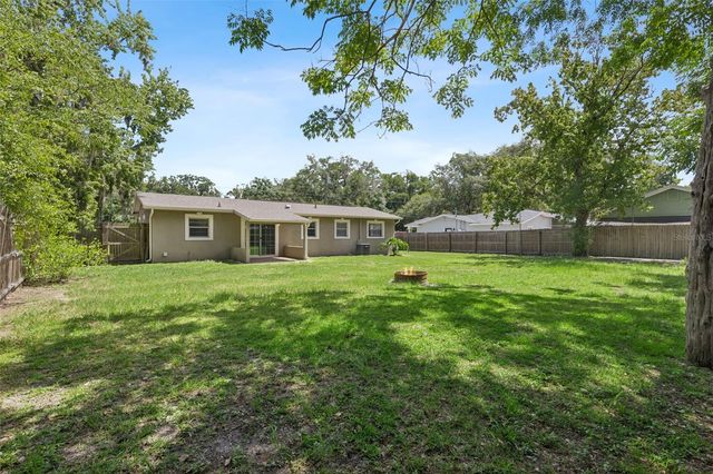116 HOLLY STREET, Apopka, FL 32712