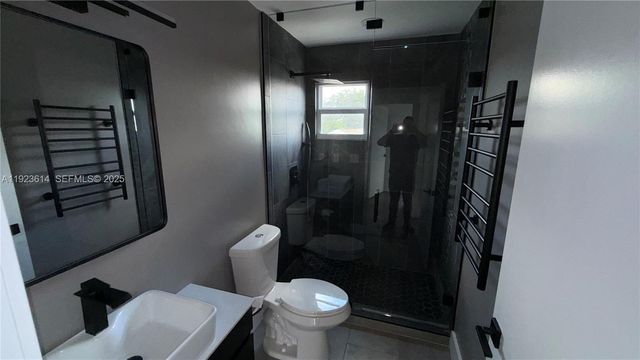 18701 Shauna Manor Dr, Boca Raton, FL 33496