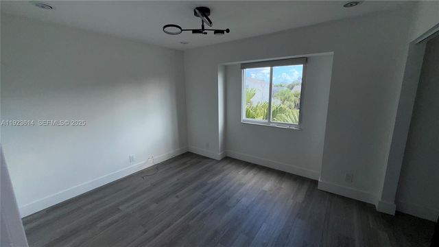 18701 Shauna Manor Dr, Boca Raton, FL 33496