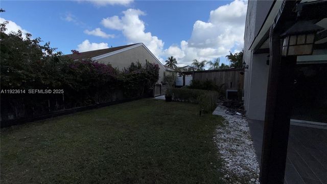 18701 Shauna Manor Dr, Boca Raton, FL 33496