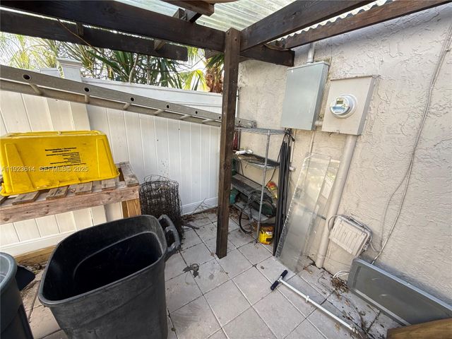 18701 Shauna Manor Dr, Boca Raton, FL 33496