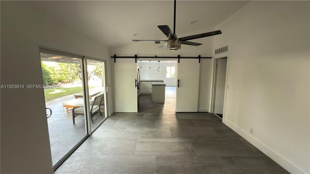 18701 Shauna Manor Dr, Boca Raton, FL 33496