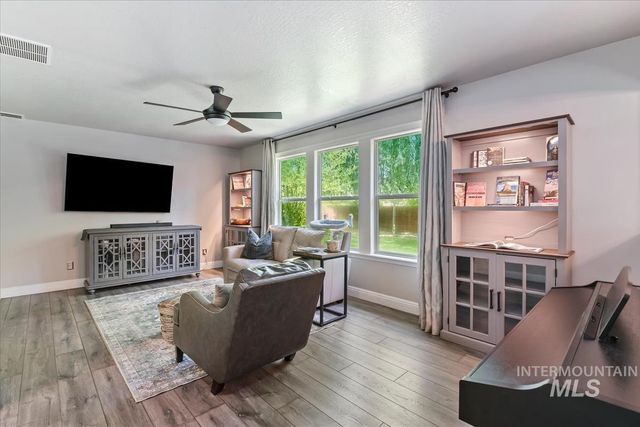 16930 N Darmady Loop, Nampa, ID 83687