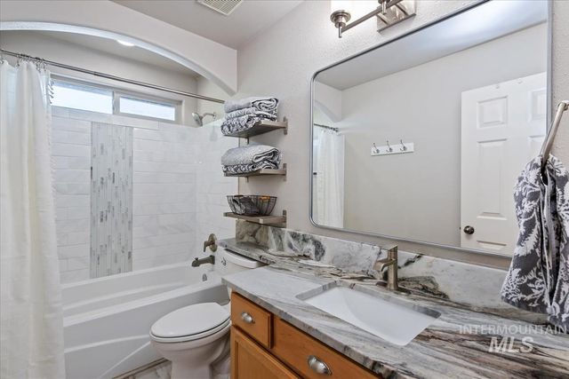 16930 N Darmady Loop, Nampa, ID 83687