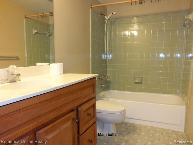 23861 Longacre Street, Farmington, MI 48335