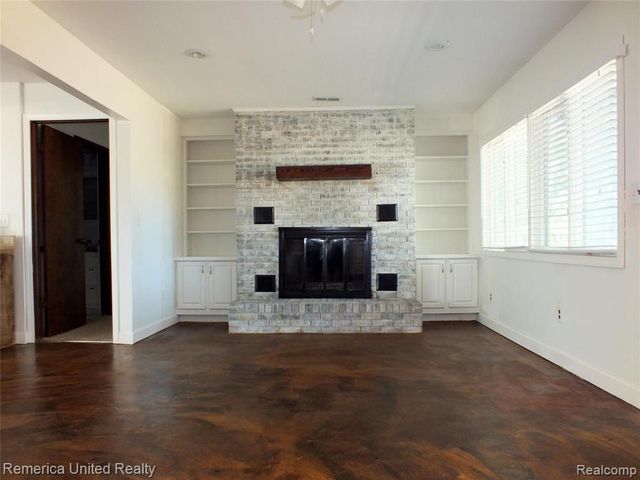 23861 Longacre Street, Farmington, MI 48335