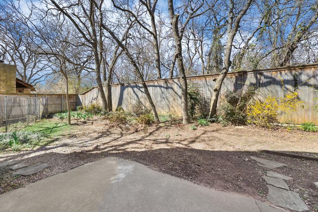 200 Eagle Court, Bedford, TX 76021