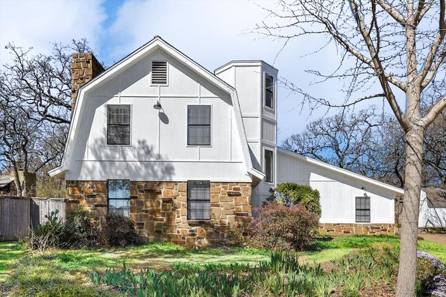 200 Eagle Court, Bedford, TX 76021