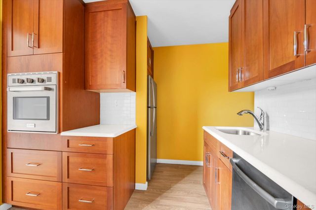 61-20 Grand Central Parkway C303, Forest Hills, NY 11375