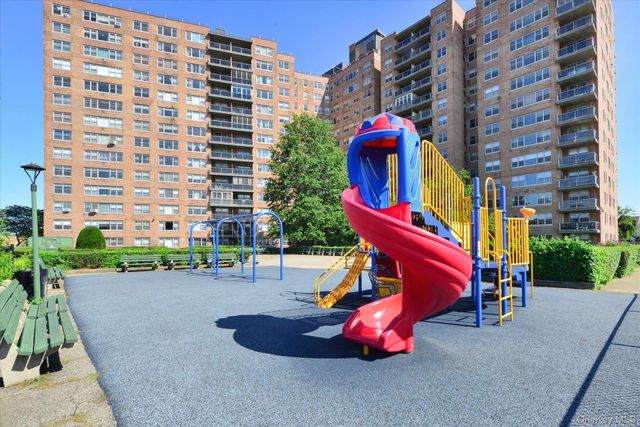 61-20 Grand Central Parkway C303, Forest Hills, NY 11375