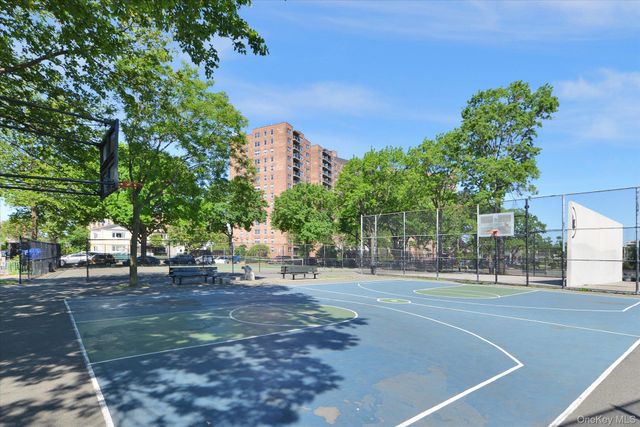 61-20 Grand Central Parkway C303, Forest Hills, NY 11375