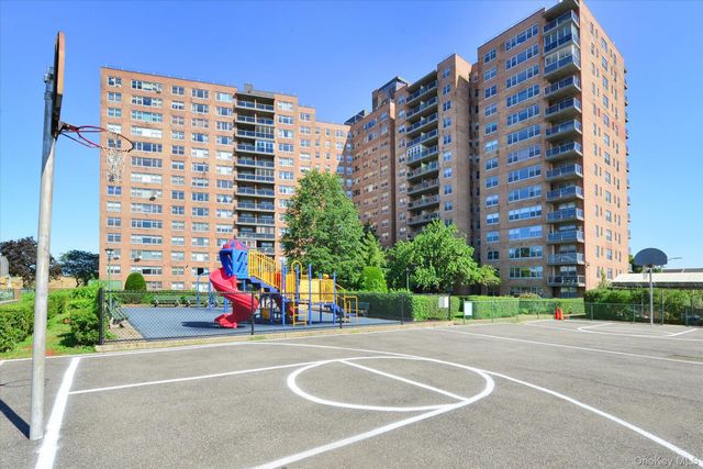 61-20 Grand Central Parkway C303, Forest Hills, NY 11375