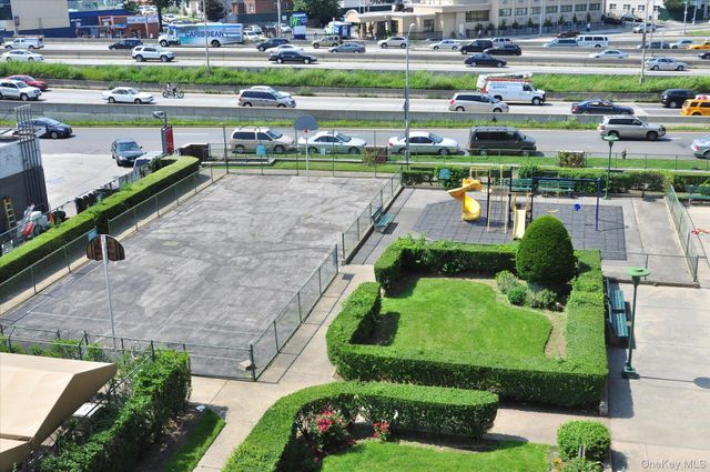 61-20 Grand Central Parkway C303, Forest Hills, NY 11375