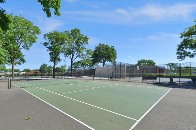 61-20 Grand Central Parkway C303, Forest Hills, NY 11375