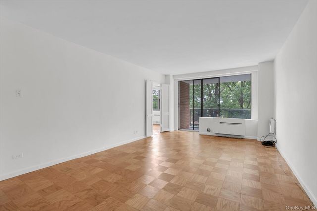 61-20 Grand Central Parkway C303, Forest Hills, NY 11375