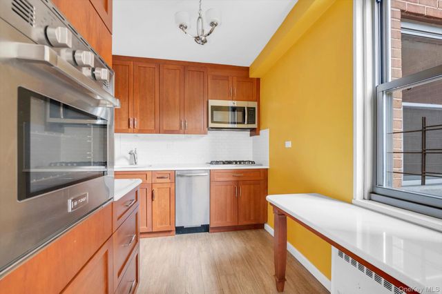 61-20 Grand Central Parkway C303, Forest Hills, NY 11375