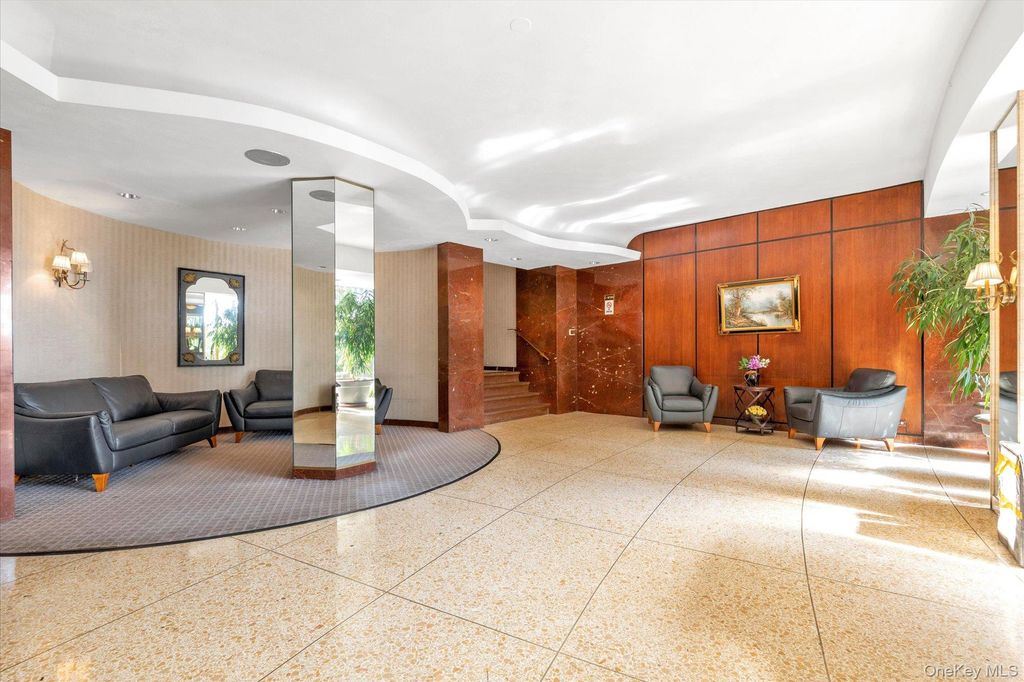 61-20 Grand Central Parkway C303, Forest Hills, NY 11375 — photo 3