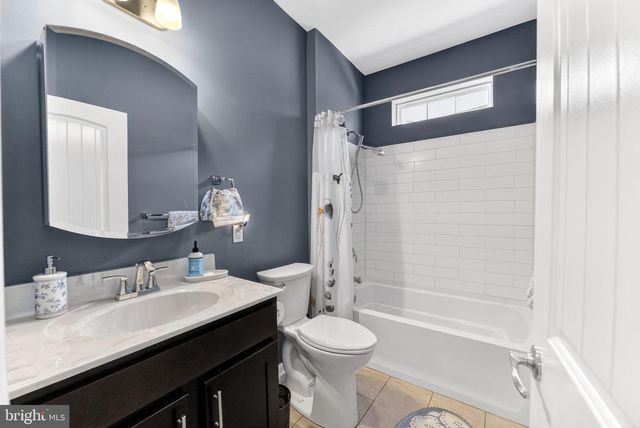 3465 TREEVIEW DR, Emmaus, PA 18049