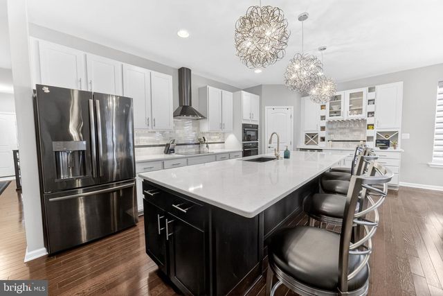 3465 TREEVIEW DR, Emmaus, PA 18049