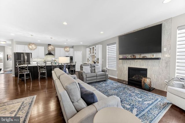 3465 TREEVIEW DR, Emmaus, PA 18049