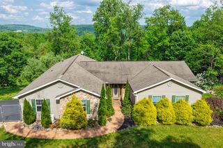 164 HARDT HILL RD, Bechtelsville, PA 19505
