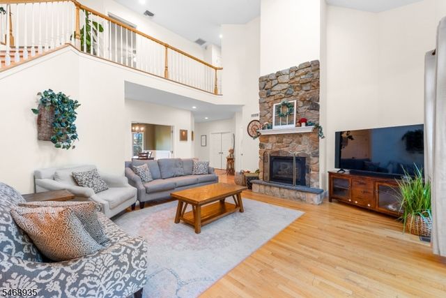 4 Ottawa Ln, Andover Twp., NJ 07860