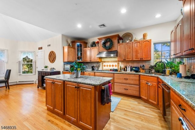 4 Ottawa Ln, Andover Twp., NJ 07860