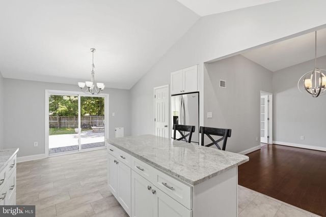 7 ABBEY CIR, Sterling, VA 20164