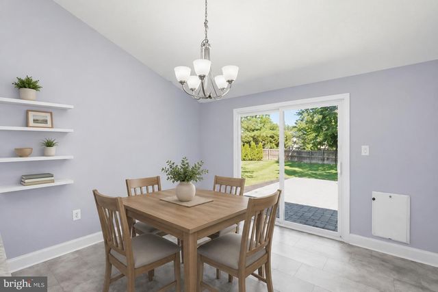 7 ABBEY CIR, Sterling, VA 20164