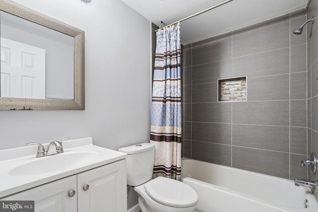 7 ABBEY CIR, Sterling, VA 20164