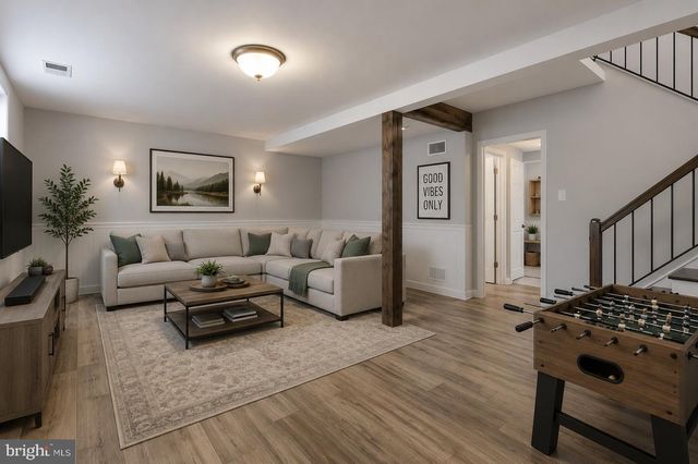 7 ABBEY CIR, Sterling, VA 20164