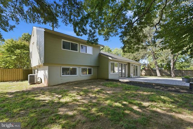 7 ABBEY CIR, Sterling, VA 20164