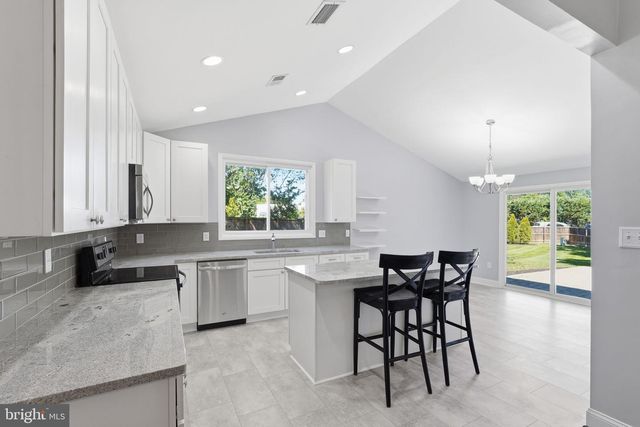 7 ABBEY CIR, Sterling, VA 20164